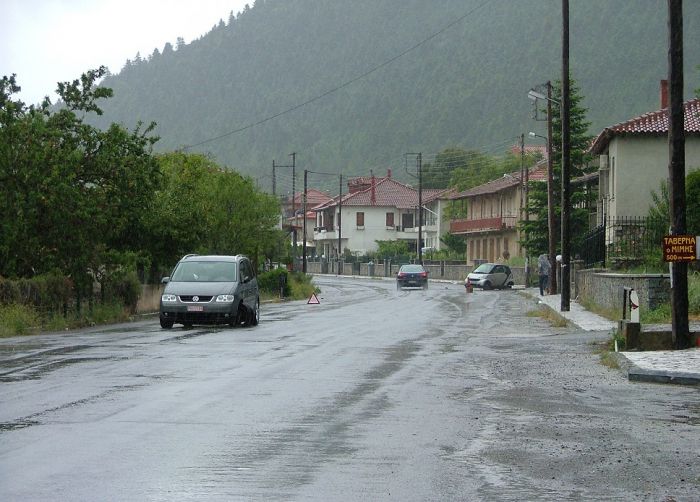 Τροχαίο ατύχημα έγινε στη Βλαχέρνα