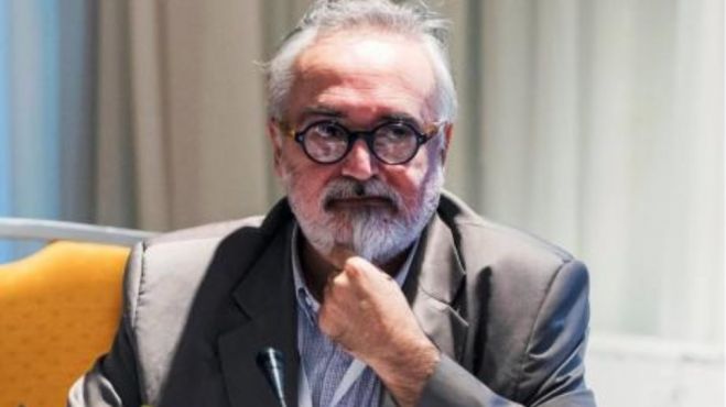 Έ&lambda;&lambda;&eta;&nu;&alpha;&sigmaf; &kappa;&alpha;&theta;&eta;&gamma;&eta;&tau;ή&sigmaf; &omicron;&gamma;&kappa;&omicron;&lambda;&omicron;&gamma;ί&alpha;&sigmaf;: &laquo;&Omicron; &kappa;&alpha;&rho;&kappa;ί&nu;&omicron;&sigmaf; &nu;&iota;&kappa;ή&theta;&eta;&kappa;&epsilon;, &sigma;&epsilon; &delta;έ&kappa;&alpha; &chi;&rho;ό&nu;&iota;&alpha; &theta;&alpha; &epsilon;ί&nu;&alpha;&iota; &mu;ί&alpha; &chi;&rho;ό&nu;&iota;&alpha; &nu;ό&sigma;&omicron;&sigmaf;&raquo;