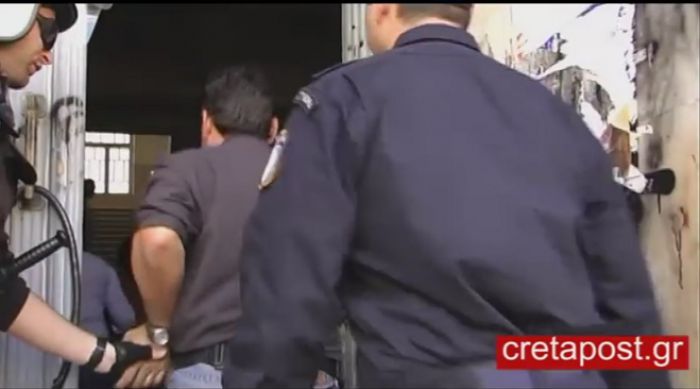 Φρίκη: Ζευγάρι ζεματίσε μέχρι ΘΑΝΑΤΟΥ το 3χρονο αγοράκι του (vd)