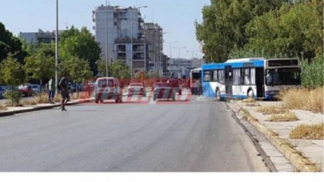 &Lambda;&epsilon;&omega;&phi;&omicron;&rho;&epsilon;ί&omicron; &kappa;&alpha;&tau;έ&lambda;&eta;&xi;&epsilon; &pi;ά&nu;&omega; &sigma;&epsilon; &mu;&pi;ά&rho;&epsilon;&sigmaf; &tau;&rho;έ&nu;&omicron;&upsilon;, &sigma;&tau;&eta;&nu; &Pi;ά&tau;&rho;&alpha; (&epsilon;&iota;&kappa;ό&nu;&epsilon;&sigmaf;)