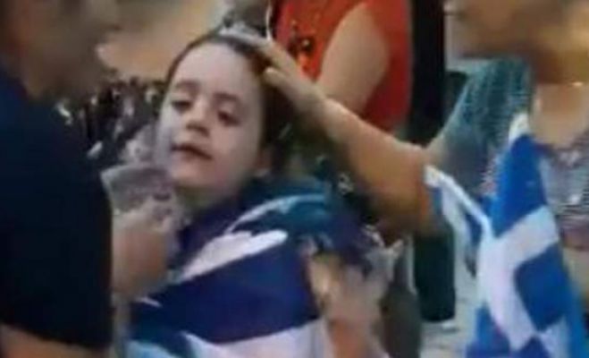 Συγκλονιστικά βίντεο από τα επεισόδια στη ΔΕΘ -Παιδιά κλαίνε, γυναίκες λιπόθυμες από τα χημικά (vd)