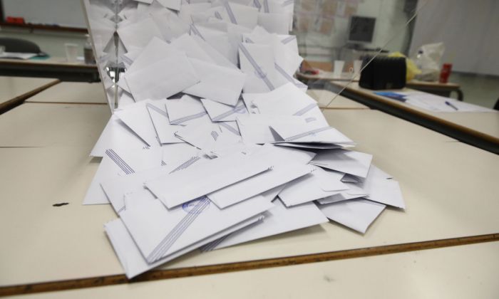 &Delta;&eta;&mu;&omicron;&sigma;&kappa;ό&pi;&eta;&sigma;&eta; &delta;&epsilon;ί&chi;&nu;&epsilon;&iota; &delta;&epsilon;ύ&tau;&epsilon;&rho;&omicron; &kappa;ό&mu;&mu;&alpha; &tau;&eta;&nu; "&Pi;&lambda;&epsilon;ύ&sigma;&eta; &Epsilon;&lambda;&epsilon;&upsilon;&theta;&epsilon;&rho;ί&alpha;&sigmaf;" &tau;&eta;&sigmaf; &Zeta;&omega;ή&sigmaf; &Kappa;&omega;&nu;&sigma;&tau;&alpha;&nu;&tau;&omicron;&pi;&omicron;ύ&lambda;&omicron;&upsilon;