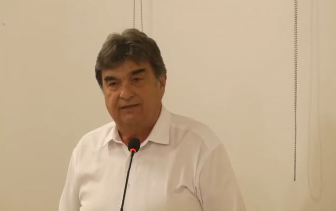 Συγκινημένος ο Γιαννακούρας στην τελευταία του ομιλία στο περιφερειακό συμβούλιο - "Δύσκολη μέρα για εμένα" (vd)