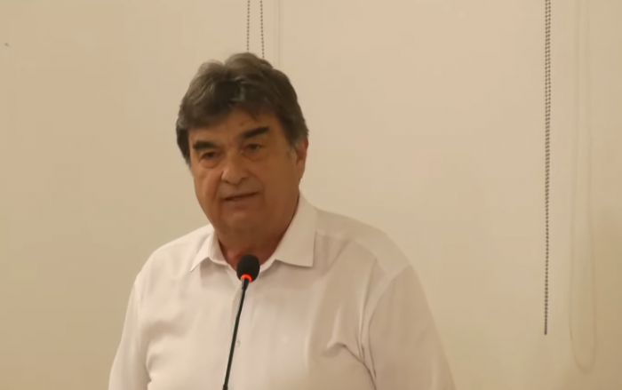 &Sigma;&upsilon;&gamma;&kappa;&iota;&nu;&eta;&mu;έ&nu;&omicron;&sigmaf; &omicron; &Gamma;&iota;&alpha;&nu;&nu;&alpha;&kappa;&omicron;ύ&rho;&alpha;&sigmaf; &sigma;&tau;&eta;&nu; &tau;&epsilon;&lambda;&epsilon;&upsilon;&tau;&alpha;ί&alpha; &tau;&omicron;&upsilon; &omicron;&mu;&iota;&lambda;ί&alpha; &sigma;&tau;&omicron; &pi;&epsilon;&rho;&iota;&phi;&epsilon;&rho;&epsilon;&iota;&alpha;&kappa;ό &sigma;&upsilon;&mu;&beta;&omicron;ύ&lambda;&iota;&omicron; - "&Delta;ύ&sigma;&kappa;&omicron;&lambda;&eta; &mu;έ&rho;&alpha; &gamma;&iota;&alpha; &epsilon;&mu;έ&nu;&alpha;"