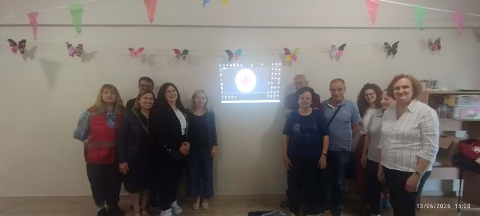 &Kappa;ύ&kappa;&lambda;&omicron;&sigmaf; &epsilon;&kappa;&pi;&alpha;&iota;&delta;&epsilon;&upsilon;&tau;&iota;&kappa;ώ&nu; &sigma;&upsilon;&nu;&alpha;&nu;&tau;ή&sigma;&epsilon;&omega;&nu; &alpha;&pi;ό &tau;&omicron;&nu; &Epsilon;&lambda;&lambda;&eta;&nu;&iota;&kappa;ό &Epsilon;&rho;&upsilon;&theta;&rho;ό &Sigma;&tau;&alpha;&upsilon;&rho;ό &sigma;&tau;&eta;&nu; &Tau;&rho;ί&pi;&omicron;&lambda;&eta;