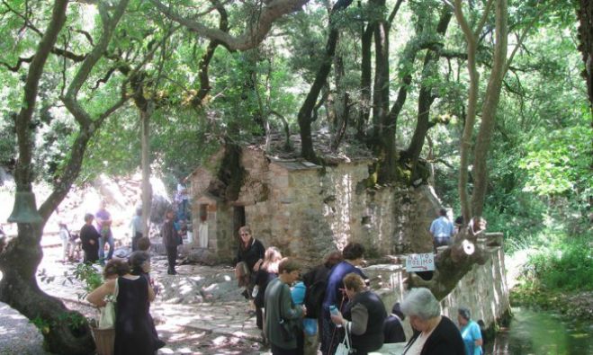 &Alpha;&rho;&kappa;&alpha;&delta;ί&alpha; - &Gamma;&iota;&omicron;&rho;&tau;ά&zeta;&epsilon;&iota; &tau;&omicron; &epsilon;&kappa;&kappa;&lambda;&eta;&sigma;ά&kappa;&iota; &pi;&omicron;&upsilon; .. &xi;&epsilon;&pi;&eta;&delta;&omicron;ύ&nu; &delta;έ&nu;&delta;&rho;&alpha; &alpha;&pi;ό &tau;&eta; &sigma;&kappa;&epsilon;&pi;ή &tau;&omicron;&upsilon;!