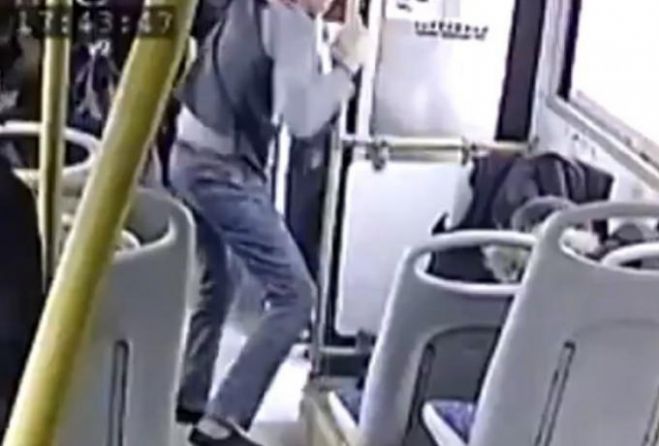 &Kappa;&omicron;&rho;&omega;&nu;&omicron;ϊό&sigmaf; - &Rho;&omega;&sigma;ί&alpha; | Ά&gamma;&rho;&iota;&omicron; &xi;ύ&lambda;&omicron; &alpha;&nu;ά&mu;&epsilon;&sigma;&alpha; &sigma;&epsilon; &epsilon;&lambda;&epsilon;&gamma;&kappa;&tau;ή &kappa;&alpha;&iota; &epsilon;&pi;&iota;&beta;ά&tau;&eta; &gamma;&iota;&alpha; &tau;&eta;&nu; &mu;ά&sigma;&kappa;&alpha; (vd)