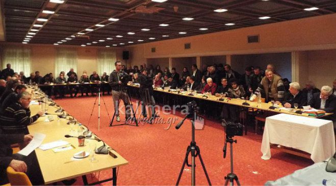 Δημοτικό Συμβούλιο – Διακοπή συνεδρίασης με αναφορές σε καραγκιοζιλίκια και ... χούντα!