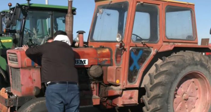 Ά&gamma;&nu;&omega;&sigma;&tau;&omicron;&iota; &sigma;&tau;&omicron; &mu;&pi;&lambda;ό&kappa;&omicron; &tau;&eta;&sigmaf; &Nu;ί&kappa;&alpha;&iota;&alpha;&sigmaf; &beta;&alpha;&nu;&delta;ά&lambda;&iota;&sigma;&alpha;&nu; &tau;&alpha; &tau;&rho;&alpha;&kappa;&tau;έ&rho; &alpha;&gamma;&rho;&omicron;&tau;ώ&nu; &pi;&omicron;&upsilon; &sigma;&upsilon;&mu;&mu;&epsilon;&tau;&epsilon;ί&chi;&alpha;&nu; &sigma;&tau;&eta; &sigma;&upsilon;&nu;ά&nu;&tau;&eta;&sigma;&eta; &tau;&omicron;&upsilon; &Mu;&alpha;&xi;ί&mu;&omicron;&upsilon;