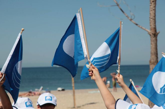 &Alpha;&phi;&alpha;&iota;&rho;έ&theta;&eta;&kappa;&epsilon; &eta; &laquo;&Gamma;&alpha;&lambda;ά&zeta;&iota;&alpha; &Sigma;&eta;&mu;&alpha;ί&alpha;&raquo; &alpha;&pi;ό 38 &epsilon;&lambda;&lambda;&eta;&nu;&iota;&kappa;έ&sigmaf; &alpha;&kappa;&tau;έ&sigmaf; - &Kappa;&alpha;&mu;ί&alpha; &alpha;&phi;&alpha;ί&rho;&epsilon;&sigma;&eta; &Delta;&Epsilon;&Nu; &alpha;&phi;&omicron;&rho;ά &tau;&eta;&nu; &Alpha;&rho;&kappa;&alpha;&delta;ί&alpha;