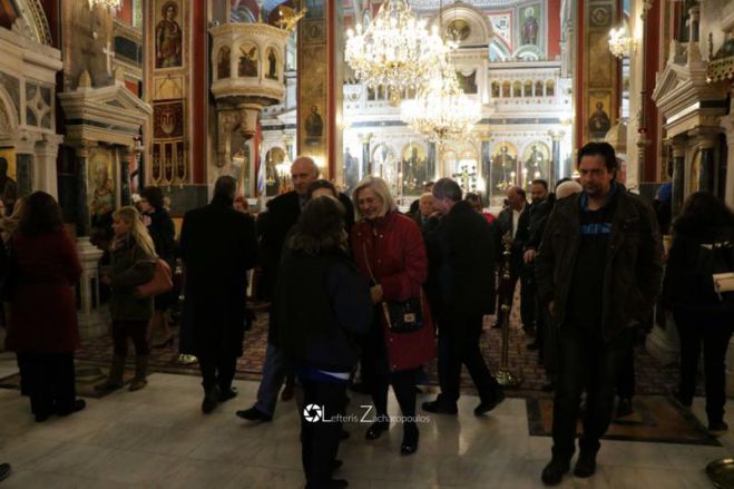 &Tau;&rho;ί&pi;&omicron;&lambda;&eta; | &Omicron; &Epsilon;&sigma;&pi;&epsilon;&rho;&iota;&nu;ό&sigmaf; &tau;&eta;&sigmaf; &gamma;&iota;&omicron;&rho;&tau;ή&sigmaf; &tau;&omega;&nu; &Chi;&rho;&iota;&sigma;&tau;&omicron;&upsilon;&gamma;έ&nu;&nu;&omega;&nu; (&epsilon;&iota;&kappa;ό&nu;&epsilon;&sigmaf;)
