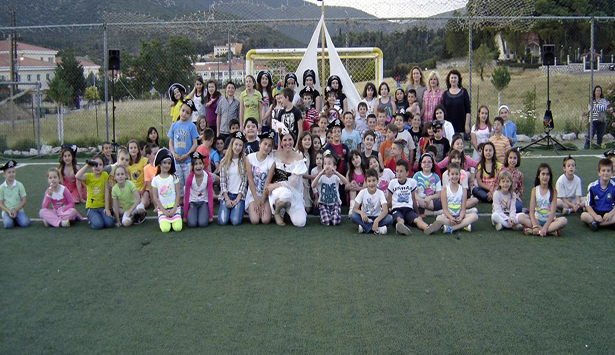 &Mu;&alpha;&theta;&eta;&tau;έ&sigmaf; &tau;&rho;&iota;ώ&nu; &Kappa;έ&nu;&tau;&rho;&omega;&nu; &Xi;έ&nu;&omega;&nu; &Gamma;&lambda;&omega;&sigma;&sigma;ώ&nu; &tau;&eta;&sigmaf; &Tau;&rho;ί&pi;&omicron;&lambda;&eta;&sigmaf; &gamma;&iota;ό&rho;&tau;&alpha;&sigma;&alpha;&nu; &tau;&omicron; &tau;έ&lambda;&omicron;&sigmaf; &tau;&eta;&sigmaf; &sigma;&chi;&omicron;&lambda;&iota;&kappa;ή&sigmaf; &chi;&rho;&omicron;&nu;&iota;ά&sigmaf;! (&epsilon;&iota;&kappa;ό&nu;&epsilon;&sigmaf;)