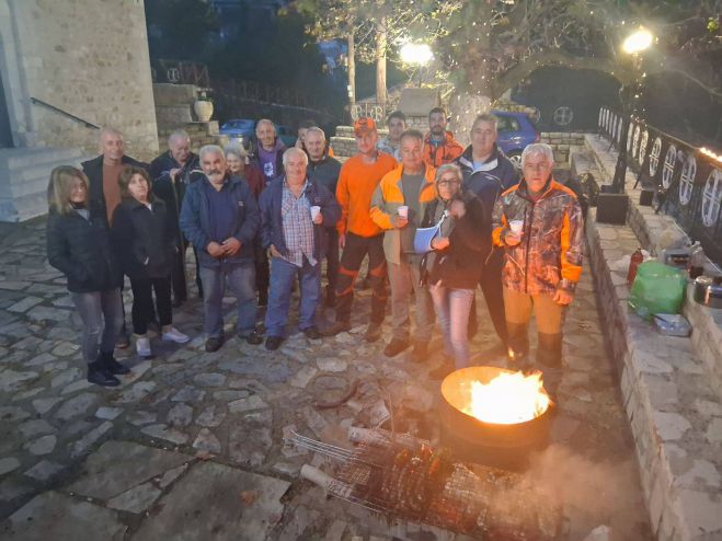 Στόλισαν και γλέντησαν στη Σίταινα! (εικόνες)