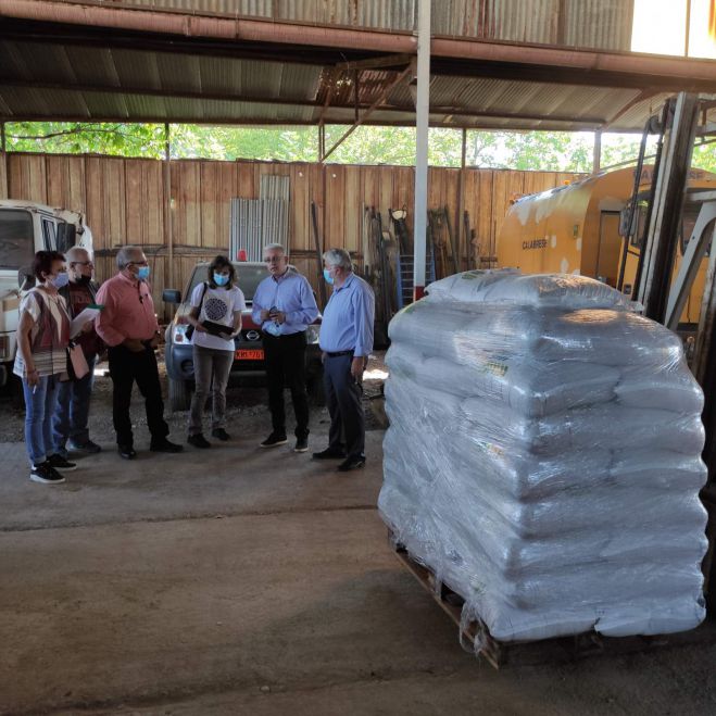 Γορτυνία | Ζωοτροφές σε πυρόπληκτους κτηνοτρόφους από την Περιφέρεια Πελοποννήσου (εικόνες)