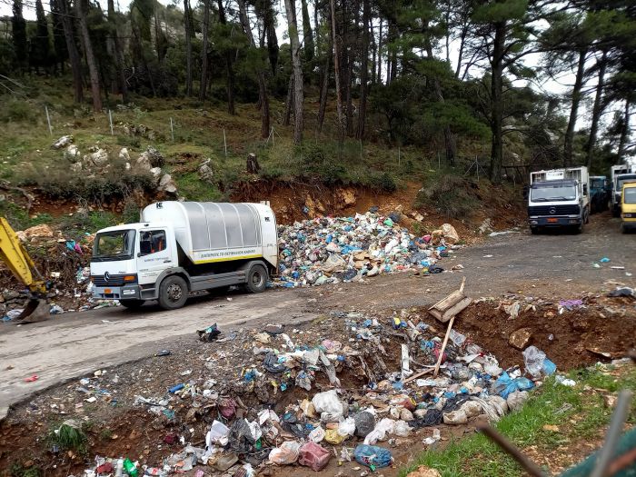 Σκουπίδια στο Γυμνάσιο Δημητσάνας | Έγιναν αυτοψίες, αναμένονται τα πορίσματα