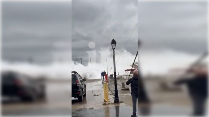 &Beta;ί&nu;&tau;&epsilon;&omicron;-&nu;&tau;&omicron;&kappa;&omicron;&upsilon;&mu;έ&nu;&tau;&omicron; &alpha;&pi;ό &tau;&eta; &sigma;&tau;&iota;&gamma;&mu;ή &pi;&omicron;&upsilon; &omicron; &lambda;&iota;&mu;&epsilon;&nu;&iota;&kappa;ό&sigmaf; &pi;&alpha;&rho;&alpha;&sigma;ύ&rho;&epsilon;&tau;&alpha;&iota; &alpha;&pi;ό &tau;&epsilon;&rho;ά&sigma;&tau;&iota;&alpha; &kappa;ύ&mu;&alpha;&tau;&alpha; &sigma;&tau;&omicron; &Pi;&alpha;&rho;ά&lambda;&iota;&omicron; Ά&sigma;&tau;&rho;&omicron;&sigmaf; (vd)