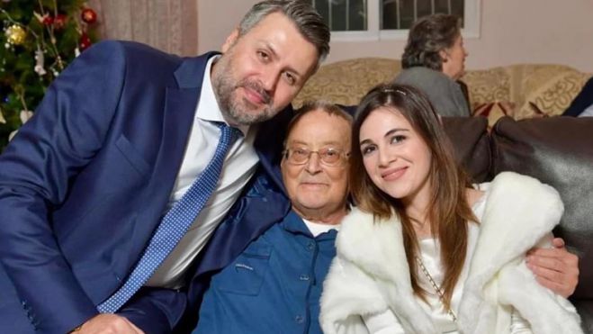 &Pi;&alpha;&tau;έ&rho;&alpha;&sigmaf; &Kappa;&alpha;&lambda;&lambda;&iota;ά&nu;&omicron;&upsilon; | &Eta; &kappa;&alpha;&tau;&alpha;&gamma;&gamma;&epsilon;&lambda;ί&alpha; &gamma;&iota;&alpha; &laquo;&phi;&alpha;&kappa;&epsilon;&lambda;ά&kappa;&iota;&raquo; &kappa;&alpha;&iota; &eta; &alpha;&nu;&tau;ί&delta;&rho;&alpha;&sigma;&eta; &tau;&omicron;&upsilon; &gamma;&iota;&alpha;&tau;&rho;&omicron;ύ