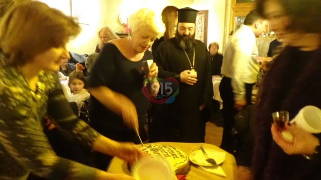 &Pi;&omicron;&lambda;ύ&sigmaf; &kappa;ό&sigma;&mu;&omicron;&sigmaf; &sigma;&tau;&eta;&nu; &kappa;&omicron;&pi;ή &pi;ί&tau;&alpha;&sigmaf; &tau;&omicron;&upsilon; &Sigma;&upsilon;&lambda;&lambda;ό&gamma;&omicron;&upsilon; &Mu;&epsilon;&tau;&alpha;&mu;ό&rho;&phi;&omega;&sigma;&eta;&sigmaf; &Tau;&rho;ί&pi;&omicron;&lambda;&eta;&sigmaf; (vd)
