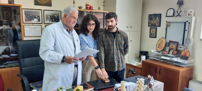 &Nu;έ&epsilon;&sigmaf; &omicron;&rho;&kappa;&omega;&mu;&omicron;&sigma;ί&epsilon;&sigmaf; &iota;&alpha;&tau;&rho;ώ&nu; &alpha;&pi;ό &tau;&omicron;&nu; &Gamma;&iota;ώ&rho;&gamma;&omicron; &Kappa;&omicron;ύ&beta;&epsilon;&lambda;&alpha; (&epsilon;&iota;&kappa;ό&nu;&epsilon;&sigmaf;)