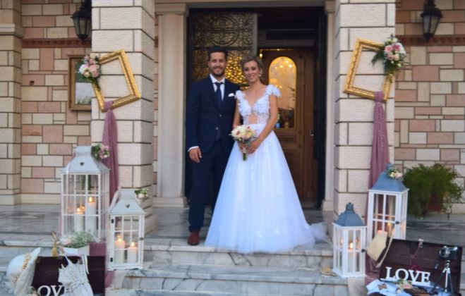 &Pi;&alpha;&nu;&tau;&rho;&epsilon;ύ&tau;&eta;&kappa;&epsilon; &omicron; &pi;&rho;&omicron;&pi;&omicron;&nu;&eta;&tau;ή&sigmaf; &tau;&omicron;&upsilon; &Epsilon;&rho;&mu;ή &Mu;&epsilon;&lambda;&iota;&gamma;&omicron;ύ&sigmaf;!