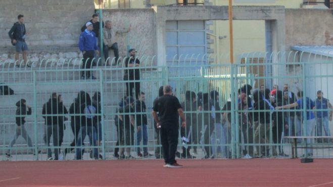 &Sigma;&omicron;&beta;&alpha;&rho;ά &epsilon;&pi;&epsilon;&iota;&sigma;ό&delta;&iota;&alpha; &sigma;&tau;&omicron; &pi;&alpha;&iota;&chi;&nu;ί&delta;&iota; &Chi;&alpha;&lambda;&kappa;ί&delta;&alpha; - &Alpha;&iota;&gamma;ά&lambda;&epsilon;&omega; (vd)