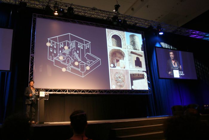 &Omicron; &Pi;ύ&rho;&gamma;&omicron;&sigmaf; &Tau;&sigma;&iota;&kappa;&alpha;&lambda;&iota;ώ&tau;&eta; &laquo;&tau;&alpha;&xi;ί&delta;&epsilon;&psi;&epsilon;&raquo; &alpha;&pi;ό &tau;&omicron; &Lambda;&epsilon;&omega;&nu;ί&delta;&iota;&omicron; ... &sigma;&tau;&eta;&nu; &Alpha;&upsilon;&sigma;&tau;&rho;ί&alpha;! (&epsilon;&iota;&kappa;ό&nu;&epsilon;&sigmaf;)