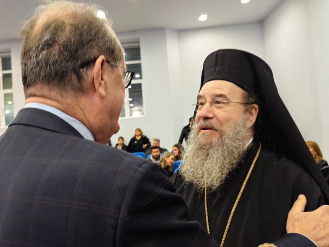 &Theta;&epsilon;ό&kappa;&lambda;&eta;&tau;&omicron;&sigmaf; &gamma;&iota;&alpha; &tau;&omicron;&nu; &alpha;&sigma;&theta;&epsilon;&nu;ή &Mu;&eta;&tau;&rho;&omicron;&pi;&omicron;&lambda;ί&tau;&eta; &Alpha;&lambda;έ&xi;&alpha;&nu;&delta;&rho;&omicron;: "&Epsilon;&upsilon;&tau;&upsilon;&chi;ώ&sigmaf;, &epsilon;ί&nu;&alpha;&iota; &kappa;&alpha;&lambda;ύ&tau;&epsilon;&rho;&alpha;. &Pi;&alpha;&rho;&alpha;&kappa;&alpha;&lambda;ώ &tau;&omicron;&nu; &Theta;&epsilon;ό &nu;&alpha; &tau;&omicron;&nu; έ&chi;&epsilon;&iota; &kappa;&alpha;&lambda;ά" (vd)