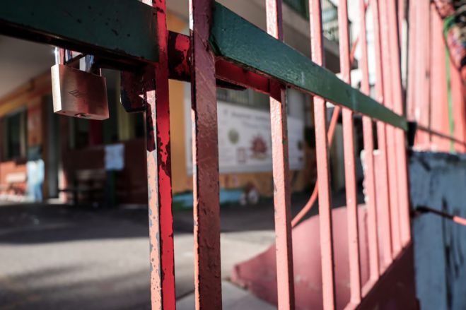 Ά&gamma;&rho;&iota;&omicron; bullying &sigma;&epsilon; &Gamma;&upsilon;&mu;&nu;ά&sigma;&iota;&omicron; &sigma;&tau;&omicron;&nu; &Alpha;&lambda;&mu;&upsilon;&rho;ό | "&Tau;&omicron;&nu; ά&phi;&eta;&sigma;&epsilon; &gamma;&upsilon;&mu;&nu;ό &alpha;&pi;ό &tau;&eta; &mu;έ&sigma;&eta; &kappa;&alpha;&iota; &kappa;ά&tau;&omega; &gamma;&iota;&alpha; &nu;&alpha; &tau;&omicron;&nu; &chi;&lambda;&epsilon;&upsilon;ά&sigma;&omicron;&upsilon;&nu; &omicron;&iota; &sigma;&upsilon;&mu;&mu;&alpha;&theta;&eta;&tau;έ&sigmaf; &tau;&omicron;&upsilon;&sigmaf;"