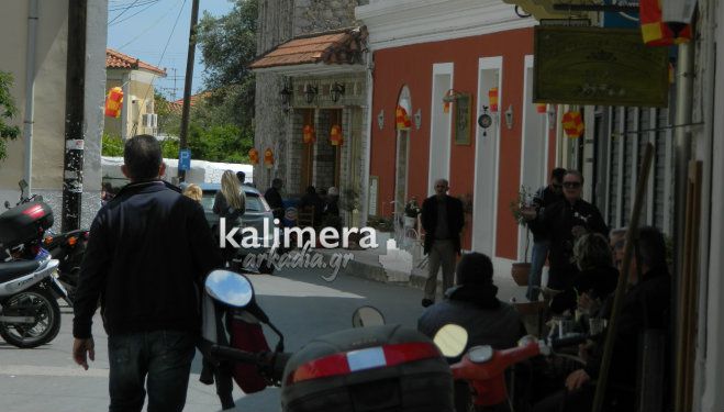 &Mu;&iota;&kappa;&rho;ά &alpha;&epsilon;&rho;ό&sigma;&tau;&alpha;&tau;&alpha; &kappa;&alpha;&iota; &pi;&omicron;&lambda;ύ&sigmaf; &kappa;ό&sigma;&mu;&omicron; &sigma;&tau;&alpha; &sigma;&omicron;&kappa;ά&kappa;&iota;&alpha; &tau;&omicron;&upsilon; &Lambda;&epsilon;&omega;&nu;&iota;&delta;ί&omicron;&upsilon; (&epsilon;&iota;&kappa;ό&nu;&epsilon;&sigmaf;)!