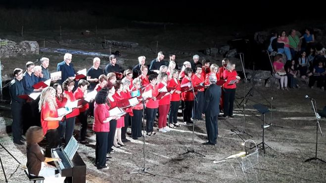 Μία όμορφη μουσική βραδιά στο Αρχαίο Θέατρο Μαντινείας (vd)