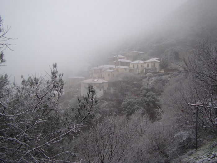 "Ά&sigma;&pi;&rho;&eta; &mu;έ&rho;&alpha;" &epsilon;ί&delta;&alpha;&nu; &xi;&alpha;&nu;ά &sigma;&tau;&alpha; &Lambda;&alpha;&gamma;&kappa;ά&delta;&iota;&alpha;! (&epsilon;&iota;&kappa;ό&nu;&epsilon;&sigmaf;)