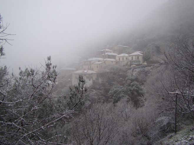 "Ά&sigma;&pi;&rho;&eta; &mu;έ&rho;&alpha;" &epsilon;ί&delta;&alpha;&nu; &xi;&alpha;&nu;ά &sigma;&tau;&alpha; &Lambda;&alpha;&gamma;&kappa;ά&delta;&iota;&alpha;! (&epsilon;&iota;&kappa;ό&nu;&epsilon;&sigmaf;)