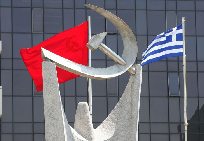 Νεκρανάσταση του μνημονιακού ΠΑΣΟΚ στην κυβέρνηση ΣΥΡΙΖΑ &quot;βλέπει&quot; το ΚΚΕ