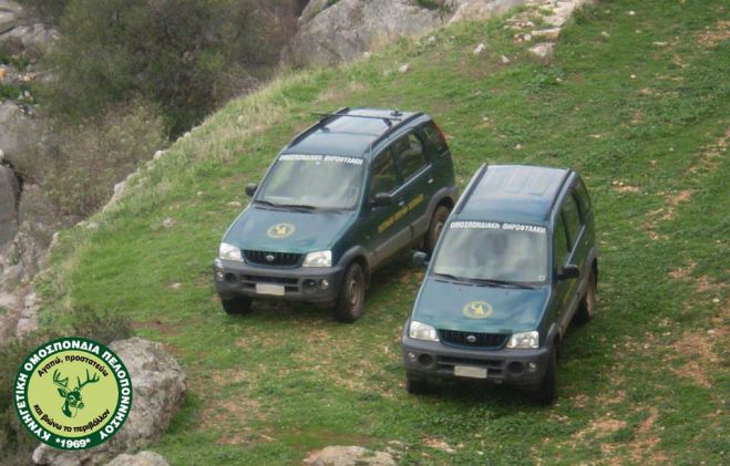 &Delta;ύ&omicron; &pi;&epsilon;&rho;&iota;&pi;&tau;ώ&sigma;&epsilon;&iota;&sigmaf; &mu;&epsilon; &pi;&alpha;&rho;ά&nu;&omicron;&mu;&omicron; &kappa;&upsilon;&nu;ή&gamma;&iota; &epsilon;&nu;&tau;ό&pi;&iota;&sigma;&alpha;&nu; &omicron;&iota; &Omicron;&mu;&omicron;&sigma;&pi;&omicron;&nu;&delta;&iota;&alpha;&kappa;&omicron;ί &Theta;&eta;&rho;&omicron;&phi;ύ&lambda;&alpha;&kappa;&epsilon;&sigmaf; &sigma;&tau;&eta;&nu; &Kappa;&omicron;&rho;&iota;&nu;&theta;ί&alpha;