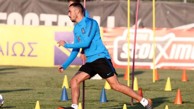 &Theta;&lambda;ά&sigma;&eta; &omicron; &Kappa;&omicron;&upsilon;&rho;&mu;&pi;έ&lambda;&eta;&sigmaf;, &chi;ά&nu;&epsilon;&iota; &tau;&omicron; &epsilon;&pi;ό&mu;&epsilon;&nu;&omicron; &mu;&alpha;&tau;&sigmaf; &tau;&eta;&sigmaf; &Epsilon;&theta;&nu;&iota;&kappa;ή&sigmaf;