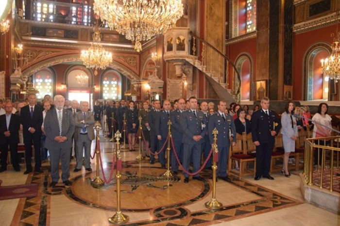 &Tau;&rho;ί&pi;&omicron;&lambda;&eta; | &Theta;&alpha; &gamma;&iota;&omicron;&rho;&tau;&alpha;&sigma;&tau;&epsilon;ί &eta; &laquo;&Eta;&mu;έ&rho;&alpha; &tau;&iota;&mu;ή&sigmaf; &tau;&omega;&nu; &Alpha;&pi;&omicron;&sigma;&tau;&rho;ά&tau;&omega;&nu; &tau;&eta;&sigmaf; &Epsilon;&lambda;&lambda;&eta;&nu;&iota;&kappa;ή&sigmaf; &Alpha;&sigma;&tau;&upsilon;&nu;&omicron;&mu;ί&alpha;&sigmaf;&raquo;