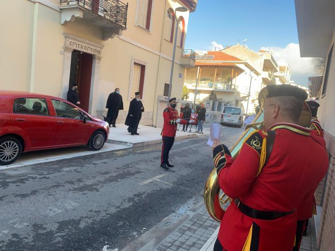 &Tau;&alpha; ... έ&psi;&alpha;&lambda;&lambda;&alpha;&nu; &sigma;&tau;&omicron;&nu; &Mu;&eta;&tau;&rho;&omicron;&pi;&omicron;&lambda;ί&tau;&eta; &Alpha;&lambda;έ&xi;&alpha;&nu;&delta;&rho;&omicron; (&epsilon;&iota;&kappa;ό&nu;&epsilon;&sigmaf;)