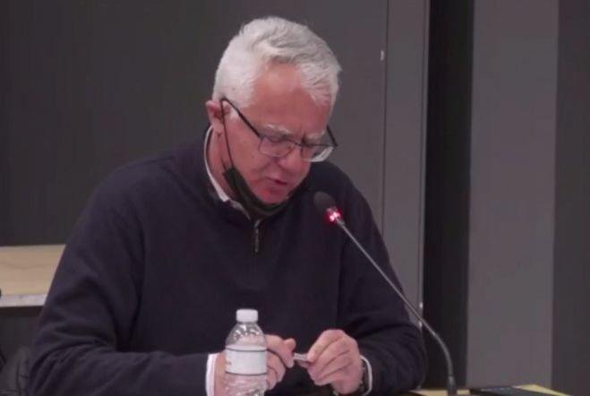 &Sigma;&mu;&upsilon;&rho;&nu;&iota;ώ&tau;&eta;&sigmaf; &gamma;&iota;&alpha; &tau;&omicron; &Pi;ά&sigma;&chi;&alpha; &sigma;&tau;&eta;&nu; &Tau;&rho;ί&pi;&omicron;&lambda;&eta;: "&Pi;&rho;έ&pi;&epsilon;&iota; &nu;&alpha; &upsilon;&pi;ά&rho;&chi;&epsilon;&iota; &pi;&rho;&omicron;&gamma;&rho;&alpha;&mu;&mu;&alpha;&tau;&iota;&sigma;&mu;ό&sigmaf; &gamma;&iota;&alpha; &nu;&alpha; &upsilon;&pi;ά&rho;&chi;&epsilon;&iota; &alpha;&pi;&omicron;&tau;έ&lambda;&epsilon;&sigma;&mu;&alpha;"