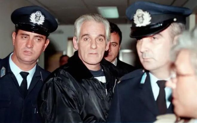 &Pi;έ&theta;&alpha;&nu;&epsilon; &omicron; &Beta;&alpha;&gamma;&gamma;έ&lambda;&eta;&sigmaf; &Rho;&omega;&chi;ά&mu;&eta;&sigmaf;