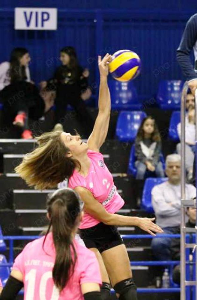 &Pi;&epsilon;&nu;&tau;&epsilon;&phi;&omicron;ύ&nu;&tau;&eta;: "&Tau;&rho;&epsilon;ί&sigmaf;&nbsp;&tau;&epsilon;&lambda;&iota;&kappa;&omicron;ί &alpha;&pi;&omicron;&mu;έ&nu;&omicron;&upsilon;&nu;, &mu;&epsilon; &tau;&omicron;&nu; &kappa;ό&sigma;&mu;&omicron; &mu;&alpha;&sigmaf; "7&omicron; &pi;&alpha;ί&chi;&tau;&eta;", &theta;&alpha; &pi;&epsilon;&tau;ύ&chi;&omicron;&upsilon;&mu;&epsilon; &tau;&omicron;&nu; &sigma;&tau;ό&chi;&omicron; &tau;&eta;&sigmaf; &pi;&alpha;&rho;&alpha;&mu;&omicron;&nu;ή&sigmaf;"