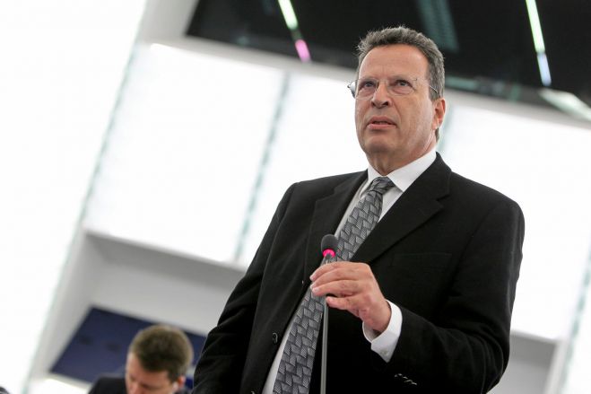 &Kappa;ύ&rho;&tau;&sigma;&omicron;&sigmaf;: "&Alpha;&nu;&eta;&sigma;&upsilon;&chi;&eta;&tau;&iota;&kappa;ή &eta; &pi;&omicron;&rho;&epsilon;ί&alpha; &tau;&eta;&sigmaf; &Nu;&Delta; &sigma;ύ&mu;&phi;&omega;&nu;&alpha; &mu;&epsilon; &tau;&eta; &delta;&eta;&mu;&omicron;&sigma;&kappa;ό&pi;&eta;&sigma;&eta; &tau;&eta;&sigmaf; Pulse"