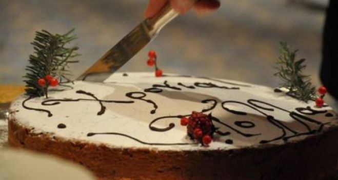 &Kappa;ό&beta;&epsilon;&iota; &pi;ί&tau;&alpha; &tau;&omicron; &Pi;&omicron;&lambda;&epsilon;&mu;&iota;&kappa;ό &Mu;&omicron;&upsilon;&sigma;&epsilon;ί&omicron; &Tau;&rho;ί&pi;&omicron;&lambda;&eta;&sigmaf;