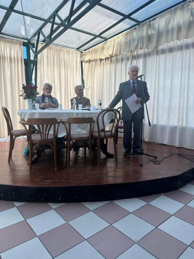 &Pi;&alpha;&rho;&omicron;&upsilon;&sigma;&iota;ά&sigma;&tau;&eta;&kappa;&epsilon; &eta; &Lambda;&alpha;&omicron;&gamma;&rho;&alpha;&phi;&iota;&kappa;ή &Tau;&rho;&iota;&lambda;&omicron;&gamma;ί&alpha; &alpha;&pi;ό &tau;&eta;&nu; &Alpha;&epsilon;&tau;&omicron;&rho;&rho;ά&chi;&eta; &Alpha;&rho;&kappa;&alpha;&delta;ί&alpha;&sigmaf;