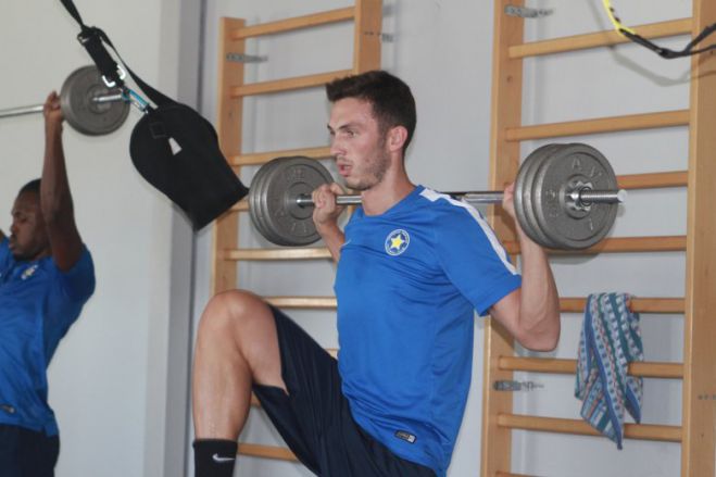 &Pi;&omicron;&lambda;&lambda;ά &tau;&alpha; ... &beta;ά&rho;&eta; &gamma;&iota;&alpha; &tau;&omicron;&upsilon;&sigmaf; &pi;&alpha;ί&chi;&tau;&epsilon;&sigmaf; &tau;&omicron;&upsilon; &Alpha;&sigma;&tau;έ&rho;&alpha; (vd)!