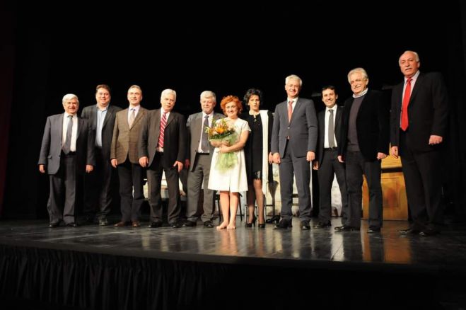 &Sigma;&mu;&upsilon;&rho;&nu;&iota;ώ&tau;&eta;&sigmaf;: "10 &chi;&rho;ό&nu;&iota;&alpha; &alpha;&pi;ό &tau;&eta;&nu; &epsilon;&pi;&alpha;&nu;&alpha;&lambda;&epsilon;&iota;&tau;&omicron;&upsilon;&rho;&gamma;ί&alpha; &tau;&omicron;&upsilon; &Mu;&alpha;&lambda;&lambda;&iota;&alpha;&rho;&omicron;&pi;&omicron;&upsilon;&lambda;&epsilon;ί&omicron;&upsilon;"