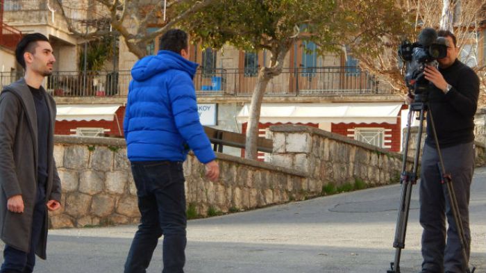 &Eta; &epsilon;&kappa;&pi;&omicron;&mu;&pi;ή &laquo;&Mu;έ&nu;&omicron;&upsilon;&mu;&epsilon; &Epsilon;&lambda;&lambda;ά&delta;&alpha;&raquo; &sigma;&tau;&omicron; &Mu;&omicron;&upsilon;&sigma;&epsilon;ί&omicron; &Lambda;&alpha;ϊ&kappa;&omicron;ύ &Pi;&omicron;&lambda;&iota;&tau;&iota;&sigma;&mu;&omicron;ύ &Delta;ά&rho;&alpha; (&epsilon;&iota;&kappa;ό&nu;&epsilon;&sigmaf;)!