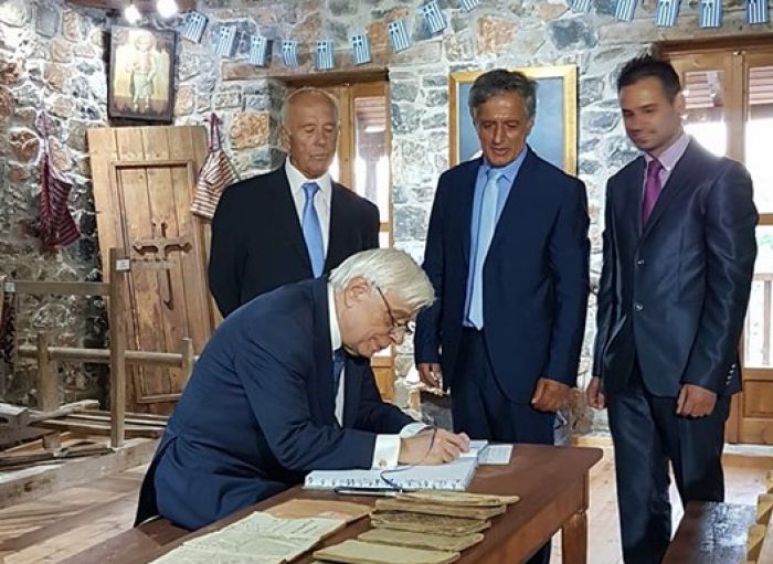 &Sigma;&tau;&omicron; &chi;&omega;&rho;&iota;ό &Tau;&omicron;&upsilon;&rho;&kappa;&omicron;&lambda;έ&kappa;&alpha; &omicron; &Pi;&rho;ό&epsilon;&delta;&rho;&omicron;&sigmaf; &tau;&eta;&sigmaf; &Delta;&eta;&mu;&omicron;&kappa;&rho;&alpha;&tau;ί&alpha;&sigmaf; - &Eta;&chi;&eta;&rho;ό &mu;ή&nu;&upsilon;&mu;&alpha; &pi;&rho;&omicron;&sigmaf; &tau;&eta;&nu; &Tau;&omicron;&upsilon;&rho;&kappa;ί&alpha;