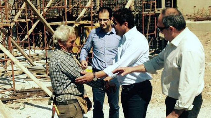 &Alpha;&upsilon;&gamma;&epsilon;&nu;ά&kappa;&eta;&sigmaf;: &laquo;&Beta;ά&lambda;&tau;&omega;&sigma;&alpha;&nu; &tau;&alpha; έ&rho;&gamma;&alpha; &sigma;&tau;&omicron; &lambda;&iota;&mu;ά&nu;&iota;. &Mu;&epsilon; &kappa;&alpha;&lambda;ό &rho;&upsilon;&theta;&mu;ό &omicron;&iota; &epsilon;&rho;&gamma;&alpha;&sigma;ί&epsilon;&sigmaf; &sigma;&tau;&omicron; &delta;&rho;ό&mu;&omicron; &pi;&rho;&omicron;&sigmaf; Ά&sigma;&tau;&rho;&omicron;&sigmaf;&raquo; (&epsilon;&iota;&kappa;ό&nu;&epsilon;&sigmaf;)