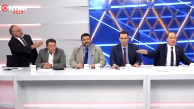&Pi;&alpha;&rho;&alpha;&lambda;ί&gamma;&omicron; &nu;&alpha; &pi;έ&sigma;&epsilon;&iota; &xi;ύ&lambda;&omicron; | Ά&gamma;&rho;&iota;&omicron;&sigmaf; &kappa;&alpha;&upsilon;&gamma;ά&sigmaf; &mu;&epsilon; &Beta;&epsilon;&lambda;ό&pi;&omicron;&upsilon;&lambda;&omicron; &sigma;&tau;&omicron; Kontra (vd)