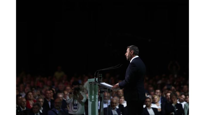 &Alpha;&nu;&delta;&rho;&omicron;&upsilon;&lambda;ά&kappa;&eta;&sigmaf; &sigma;&tau;&eta; &Delta;&Epsilon;&Theta;: &laquo;&Epsilon;&pi;&alpha;&nu;&alpha;&phi;&omicron;&rho;ά 13&omicron;&upsilon; &mu;&iota;&sigma;&theta;&omicron;ύ &kappa;&alpha;&iota; 13&eta;&sigmaf; &sigma;ύ&nu;&tau;&alpha;&xi;&eta;&sigmaf;&raquo;